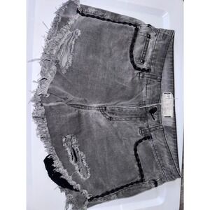 Free People Gray Distressed Denim Cut Off Shorts Crochet Trim Size 25 OB11515125